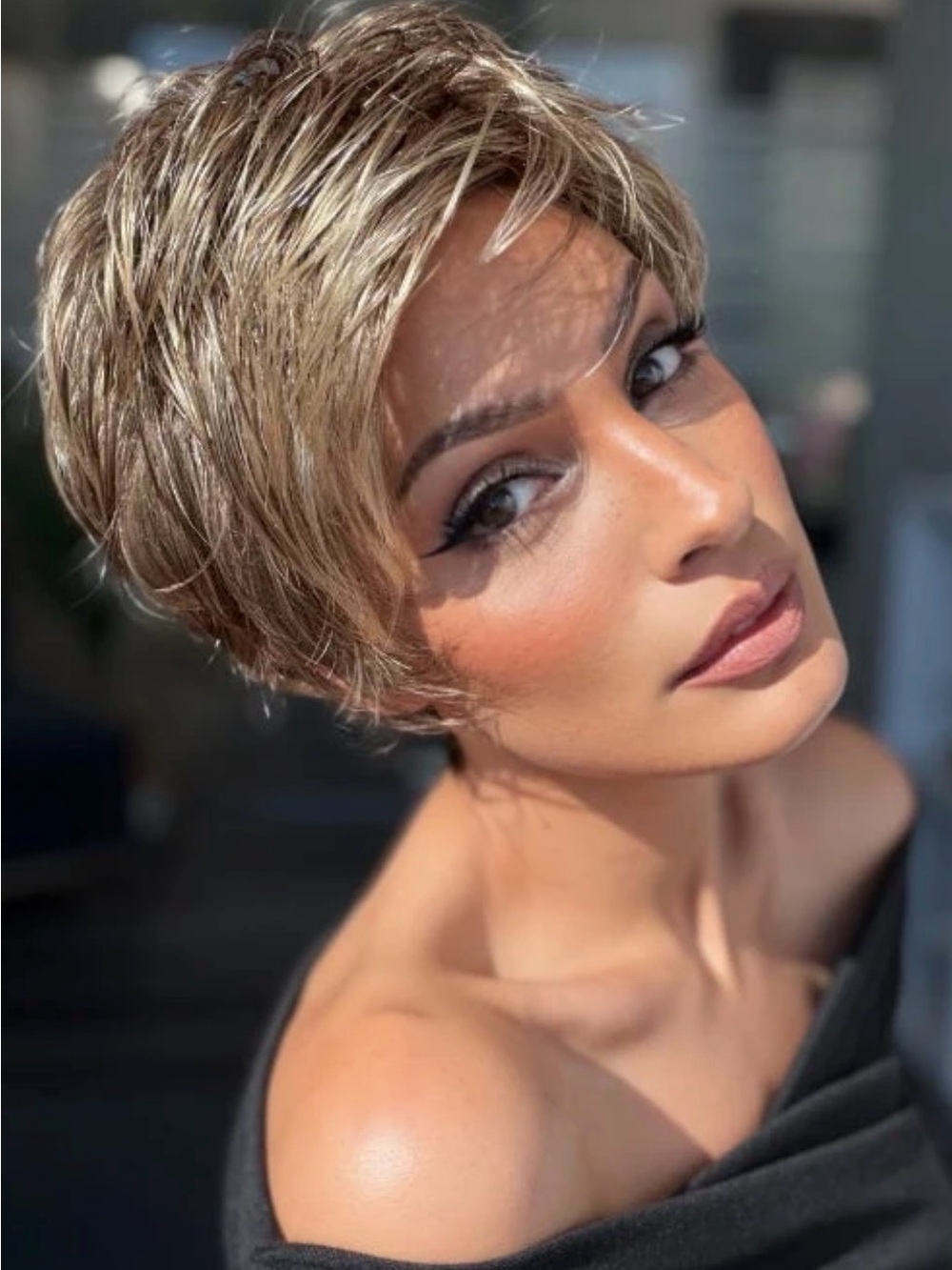 Raquel Welch Sparkle Wig in Honey Pecan - Natural Blended Shades